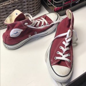Maroon converse